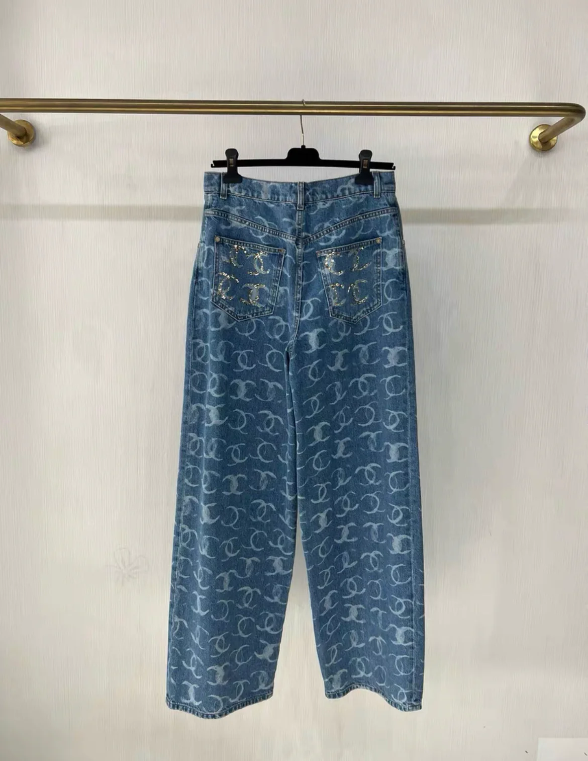 Chanel 23B Runway Light Blue Denim White CC Print Logo Baggy Oversized Jeans size 38 - Image 3