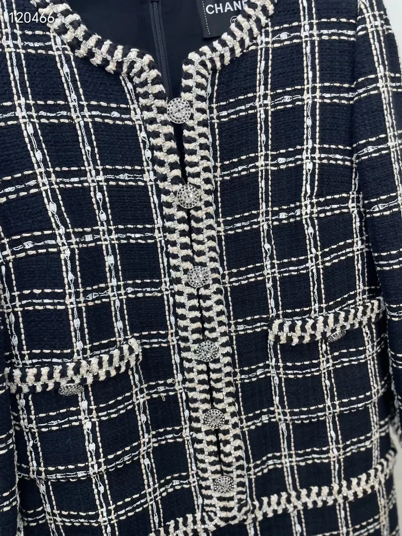 Chanel 23C black and white check tweed dress - Image 3