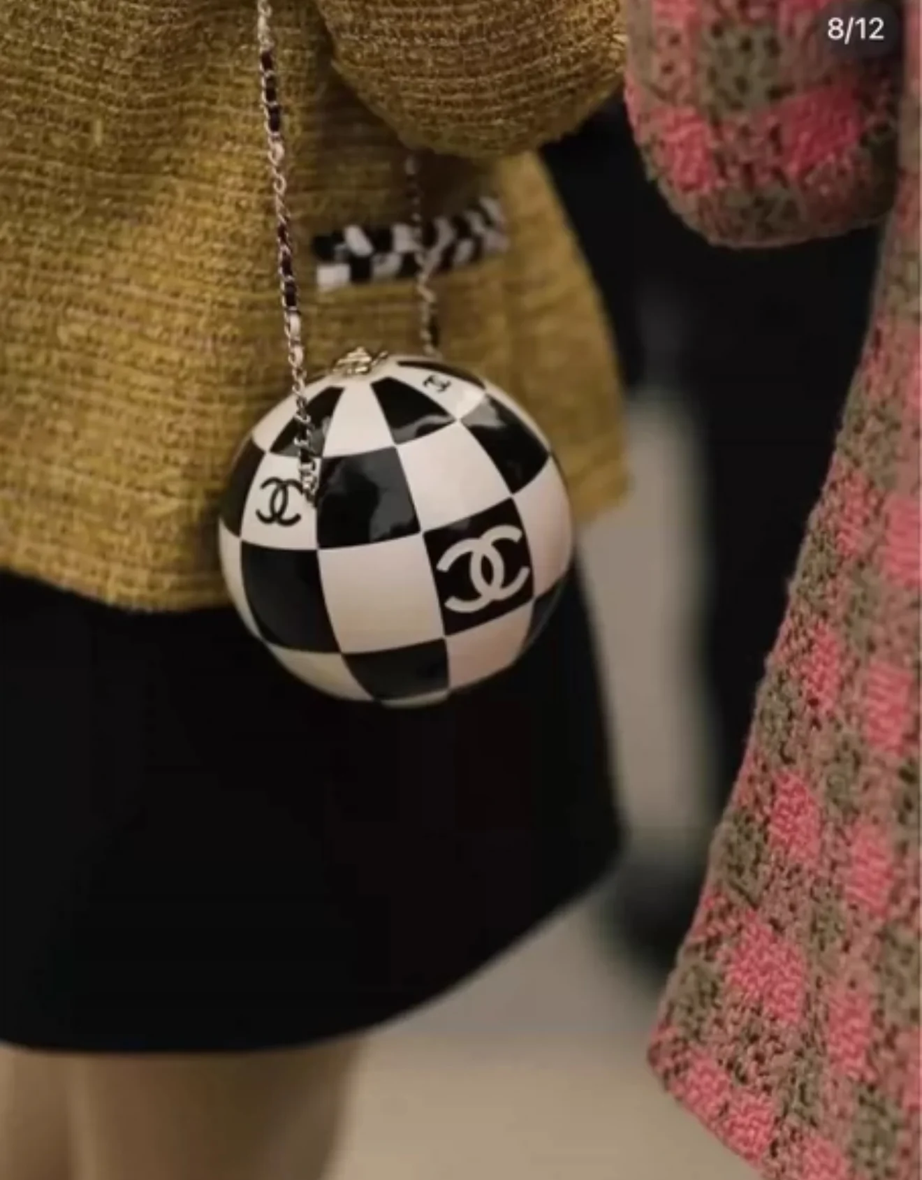 Chanel 23C Black and White Resin and Enamel Checker Sphere Minaudiere Pale Gold Hardware - Image 4