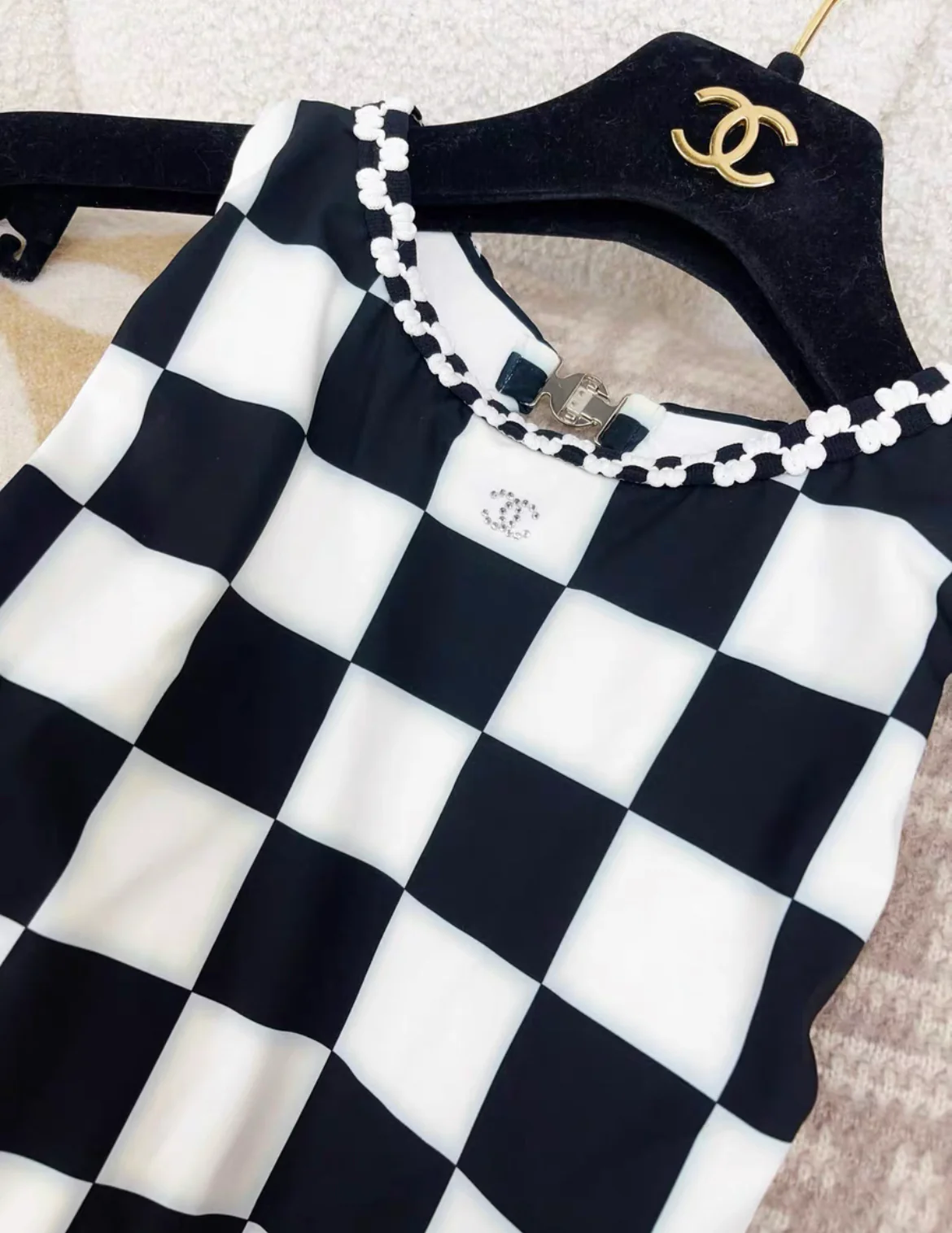 Chanel 23C Black & White Swimsuit size 34 - Image 2