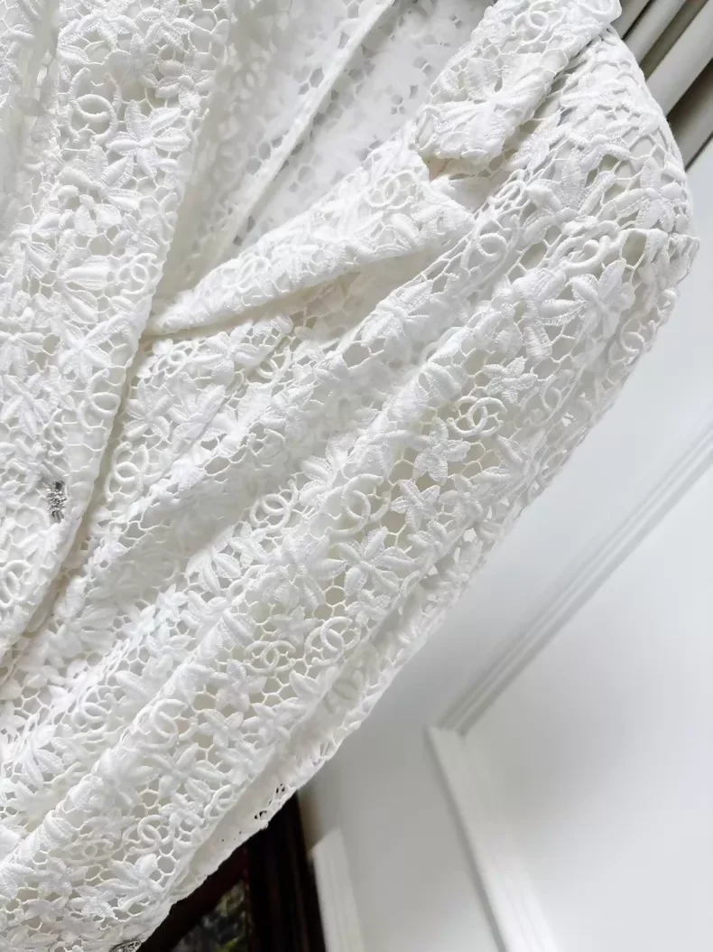 Chanel 23C White Lace Embroidered Double C Camellia Blazer - Image 2