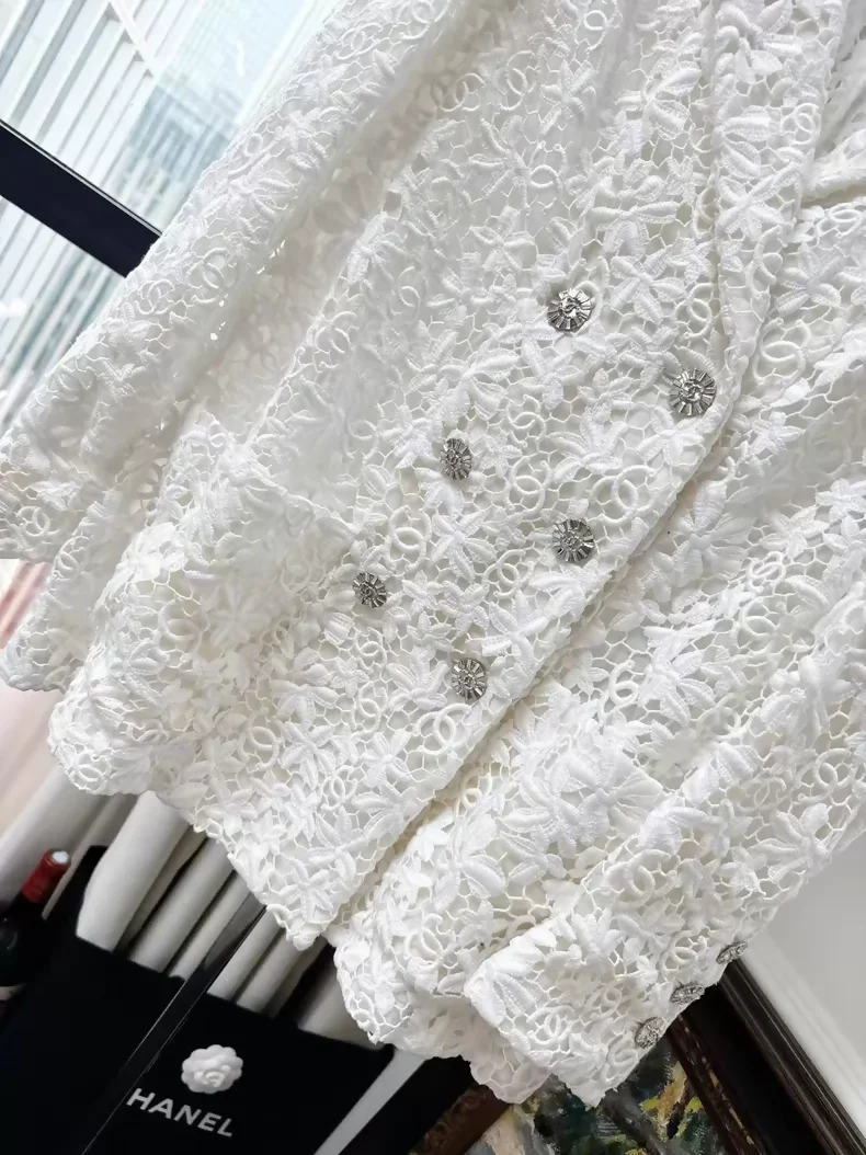 Chanel 23C White Lace Embroidered Double C Camellia Blazer - Image 3