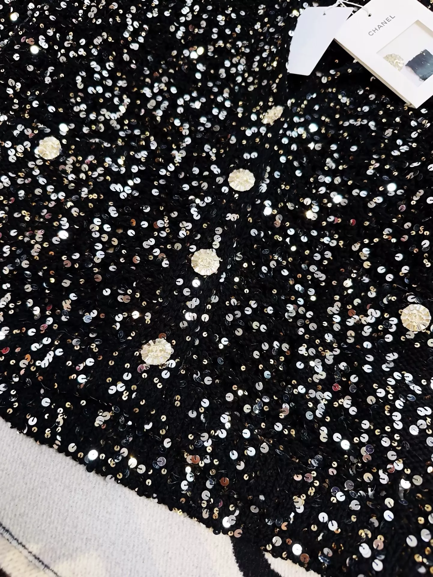 Chanel 23c black full sequin cardigan - Image 3