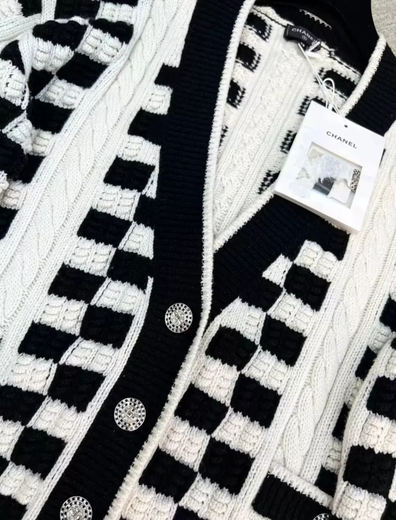 Chanel 23C Ecru & Black cardigan size 38 - Image 2