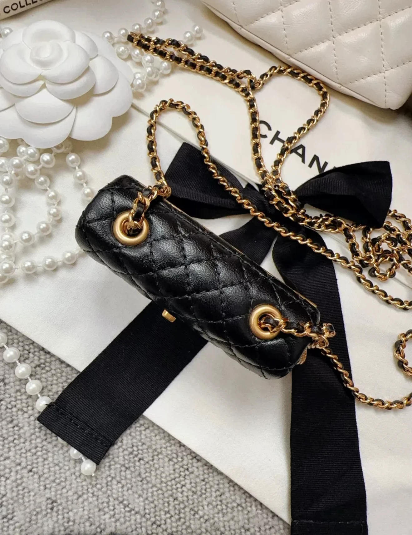 Chanel 23C Gold Metal Woven Chain Bag - Image 6