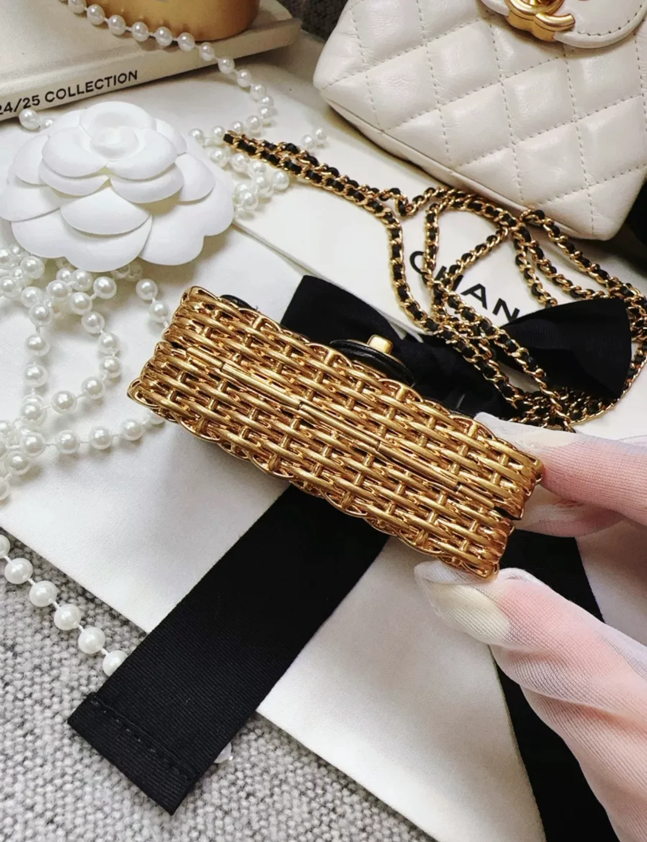 Chanel 23C Gold Metal Woven Chain Bag - Image 7