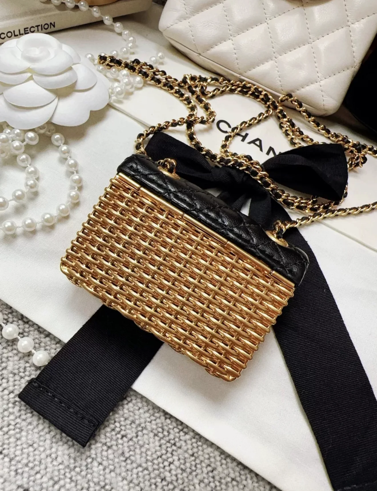 Chanel 23C Gold Metal Woven Chain Bag - Image 8