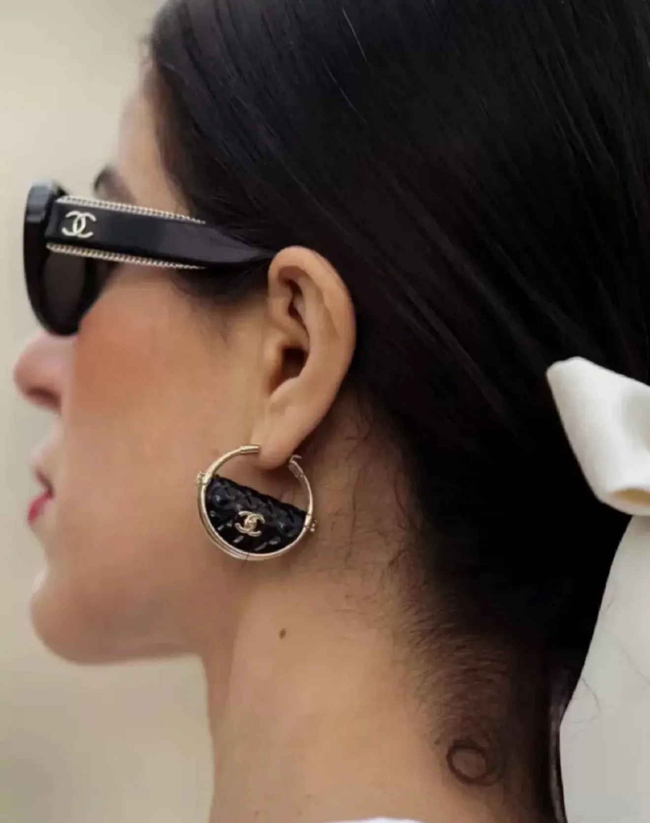 Chanel 23c hula hoop long earrings - Image 4