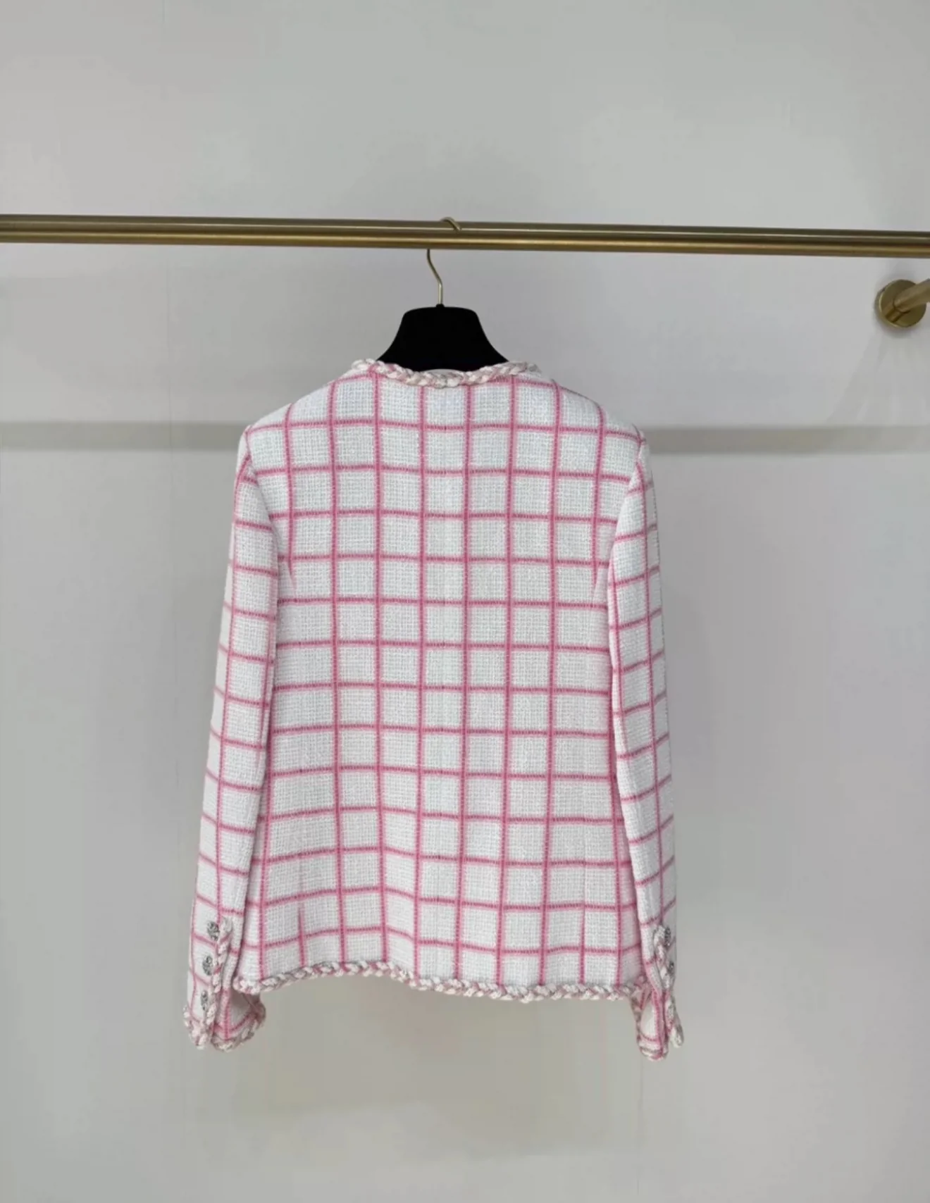 Chanel 23C pink and white jacket - Image 4