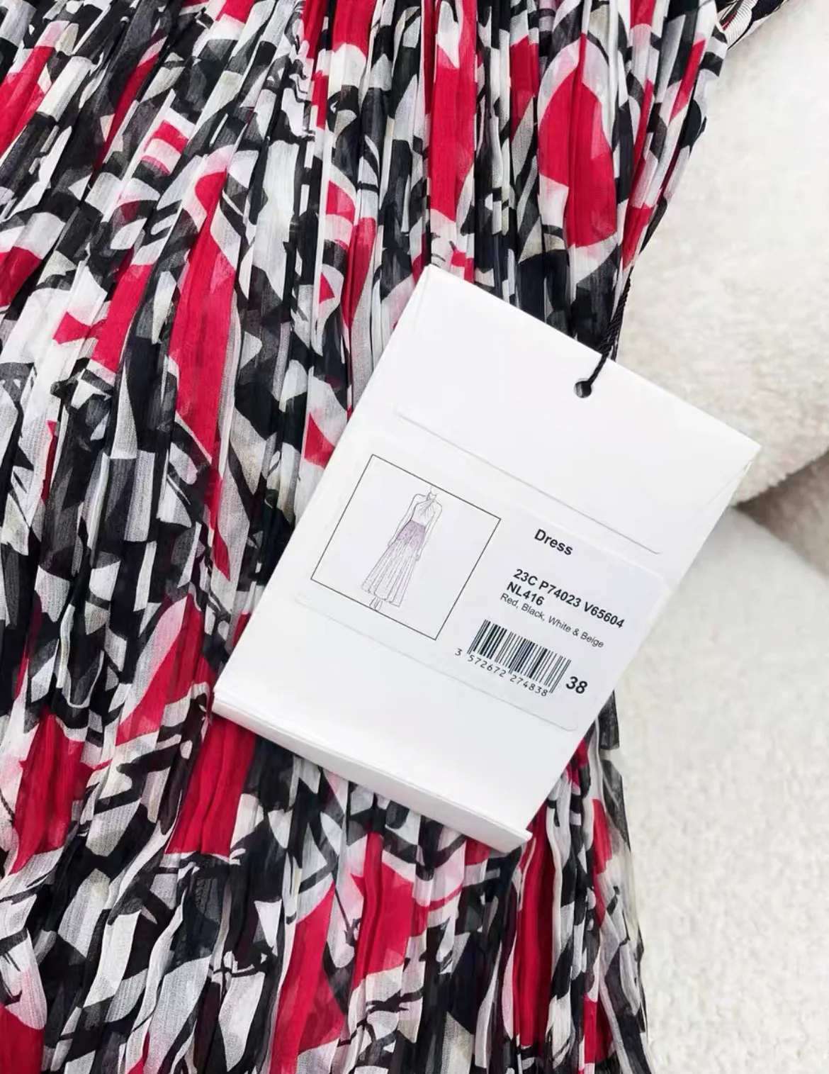 Chanel 23C Red, Black, White & Beige dress size 38 - Image 5