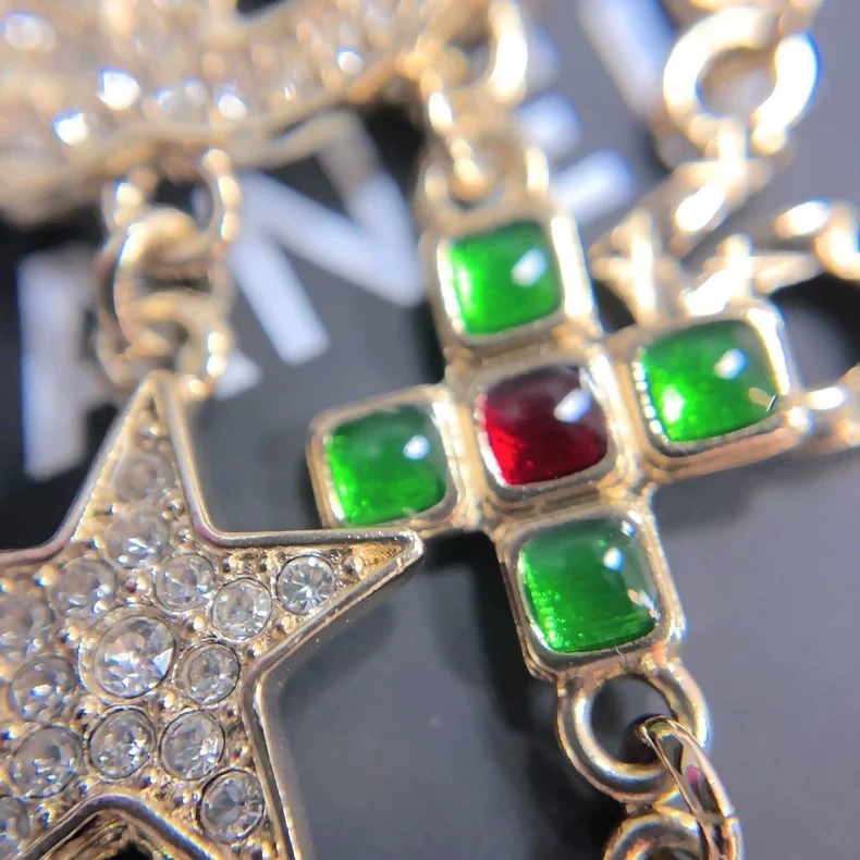 Chanel 23c rhinestone and glass pendant brooch - Image 3