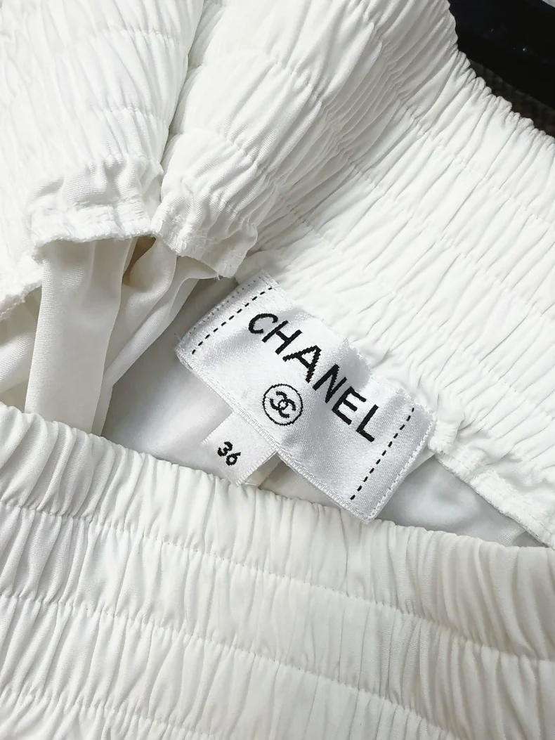 Chanel 23c White Shorts - Image 3