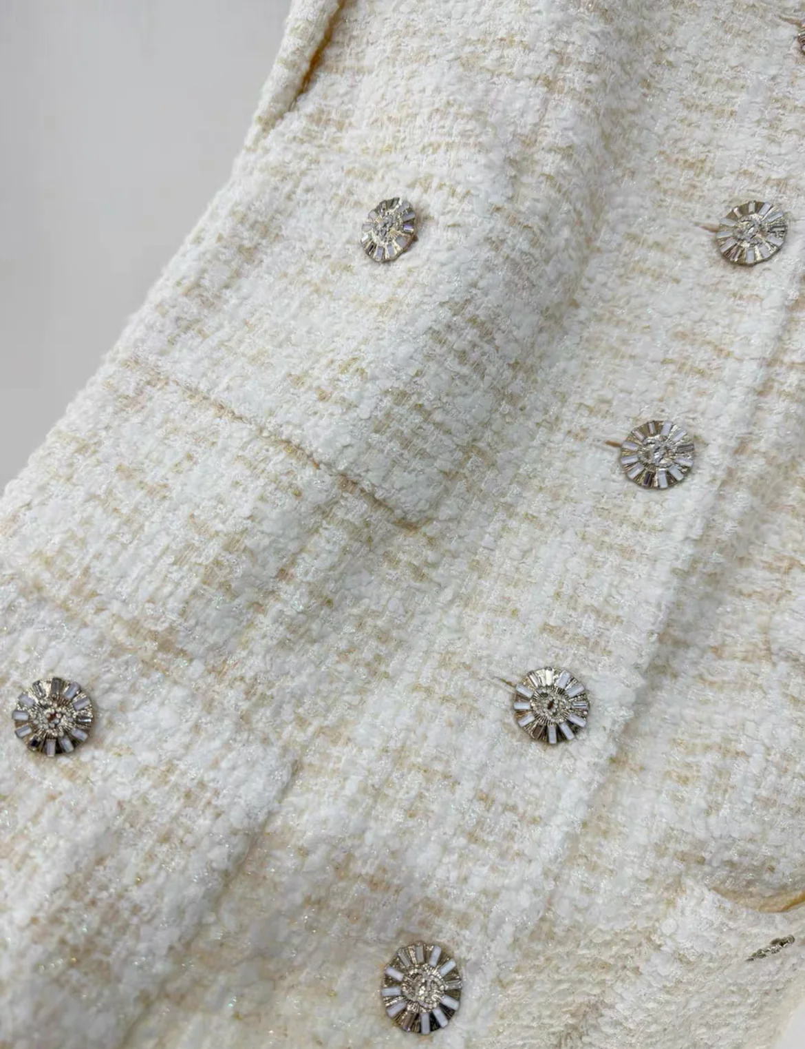 Chanel 23c white jacket size 38 - Image 3