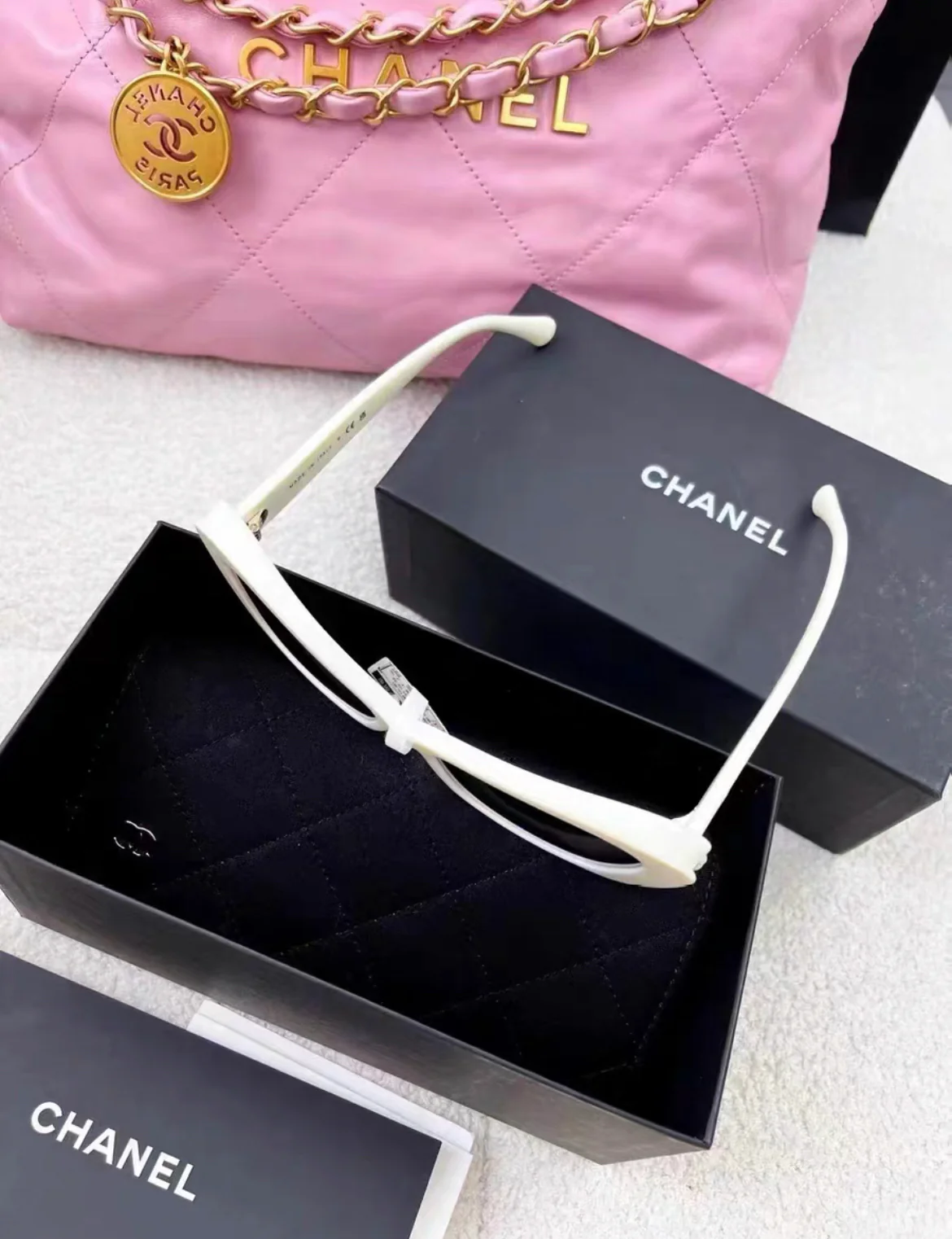 Chanel 23C white Pearl sunglasses - Image 5