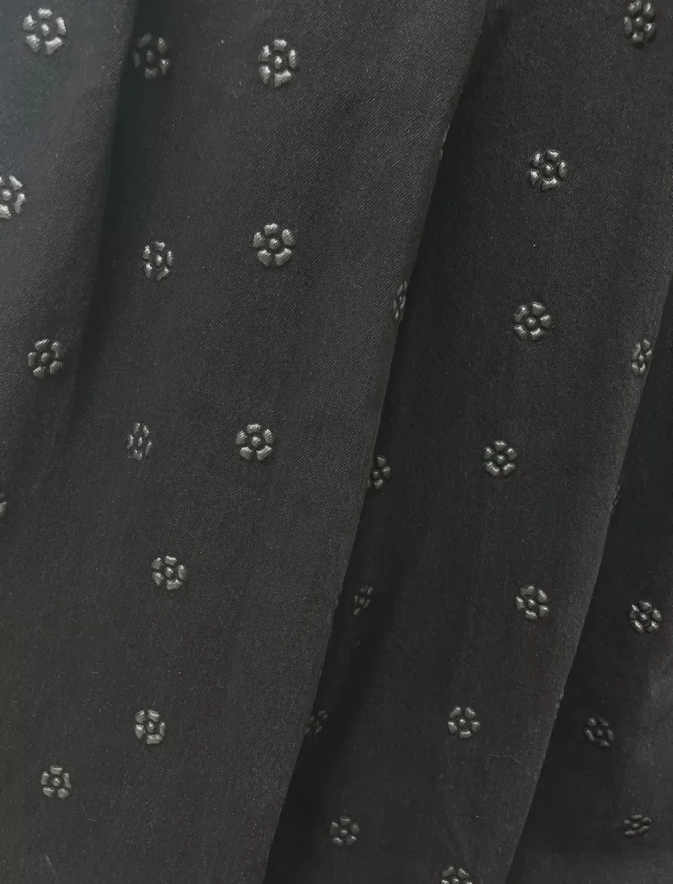 Chanel 23K black camellia wide-leg denim pants - Image 3