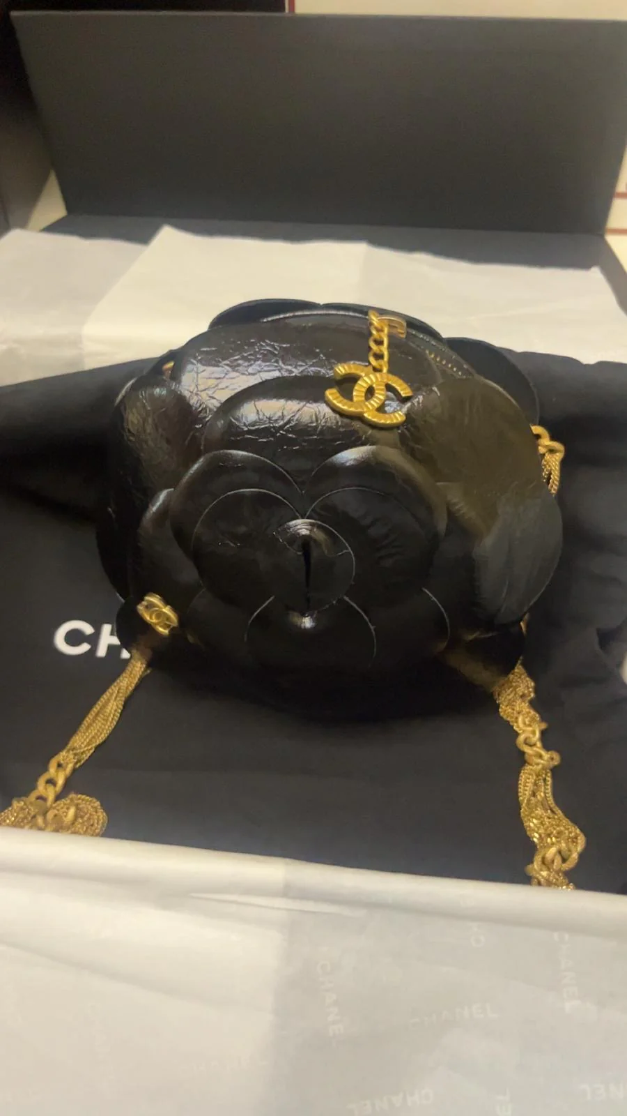 Chanel 23K Black Gold Camelia evening bag - Image 7