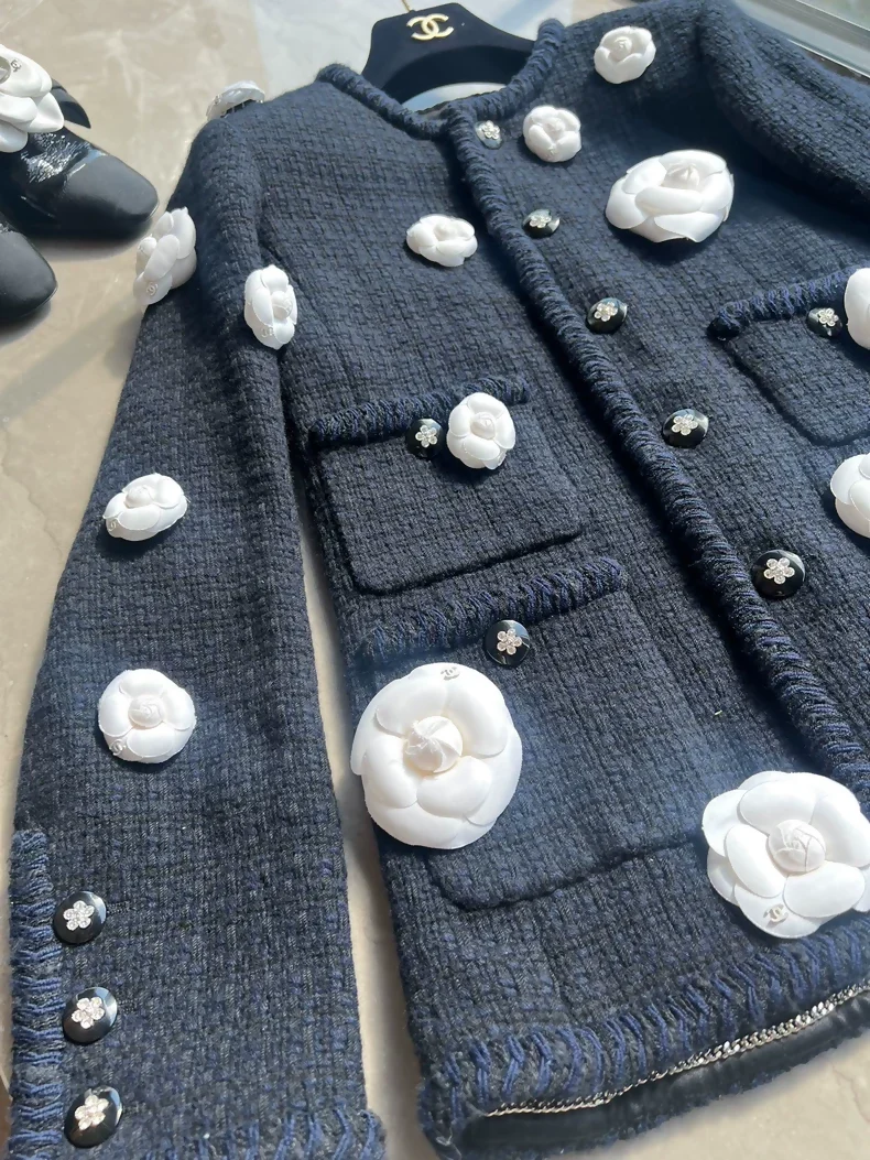Chanel 23k black tweed white camelia jacket - Image 3