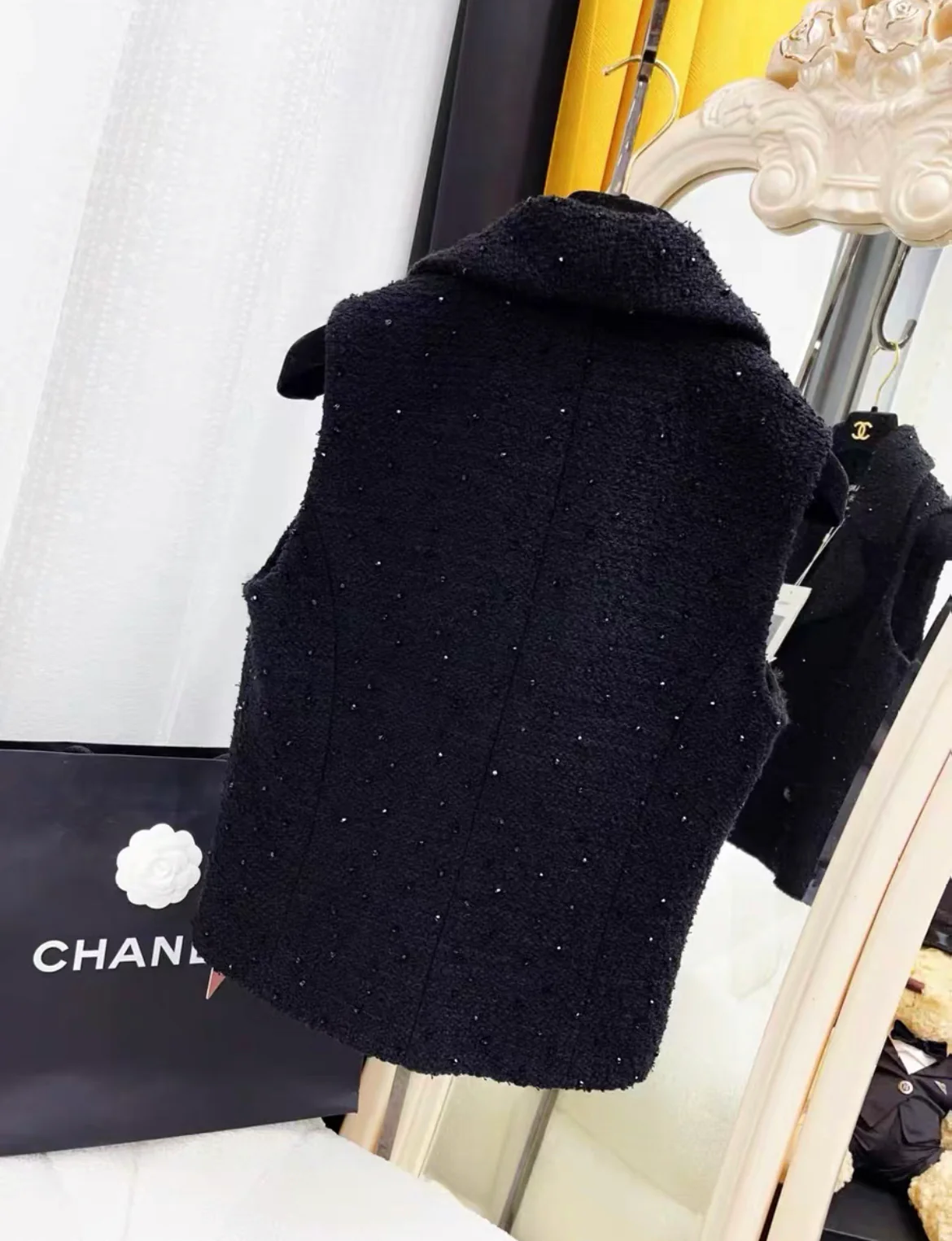 Chanel 23k black tweed vest size 38 - Image 5