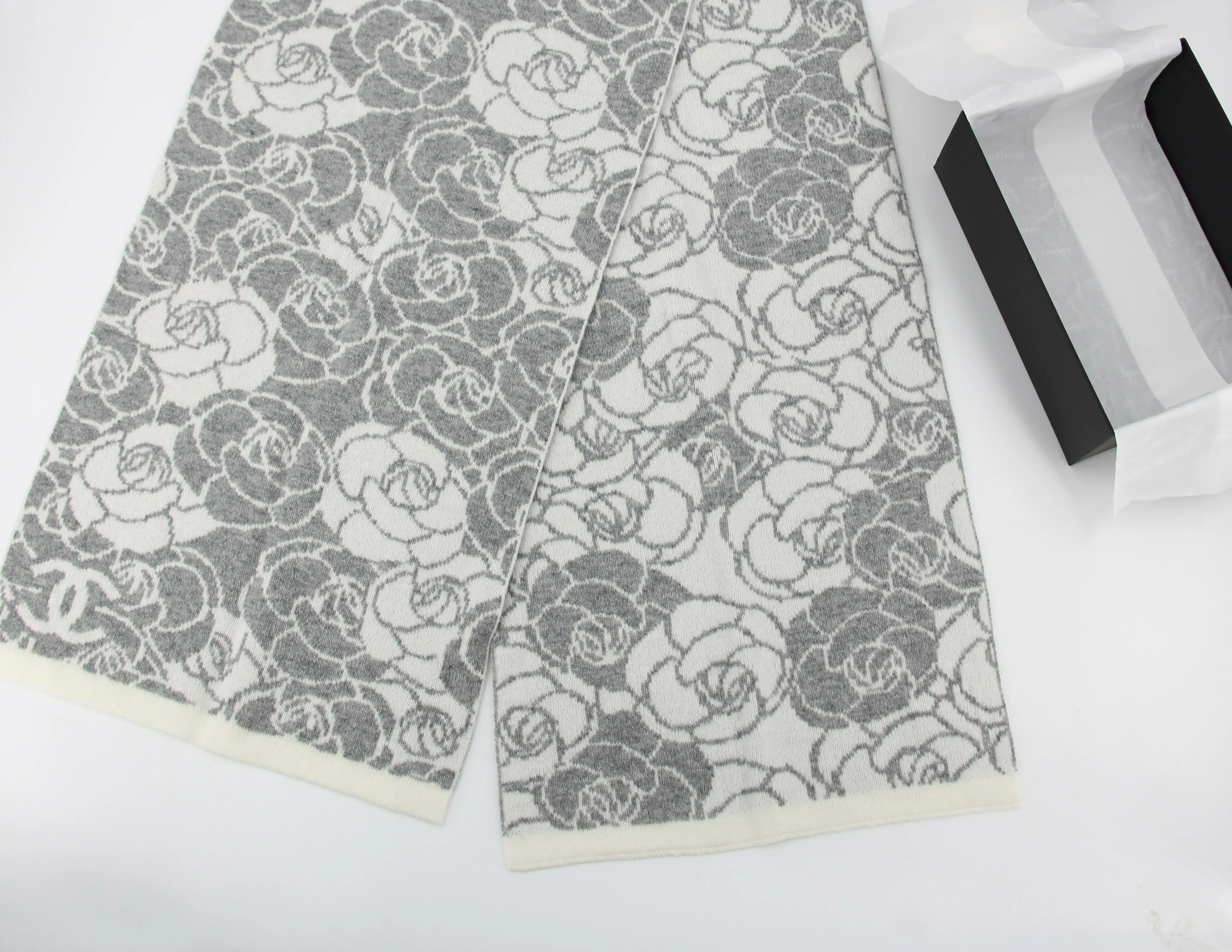 Chanel 23K Cotton Knitted Grey-white Camellia Scarf - Image 2