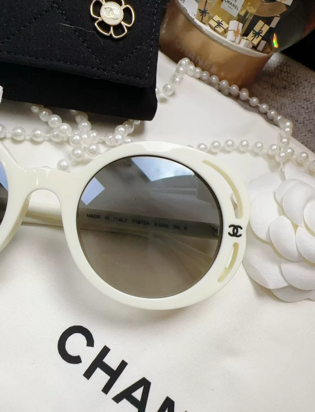 Chanel 23K ecru sunglasses - Image 2