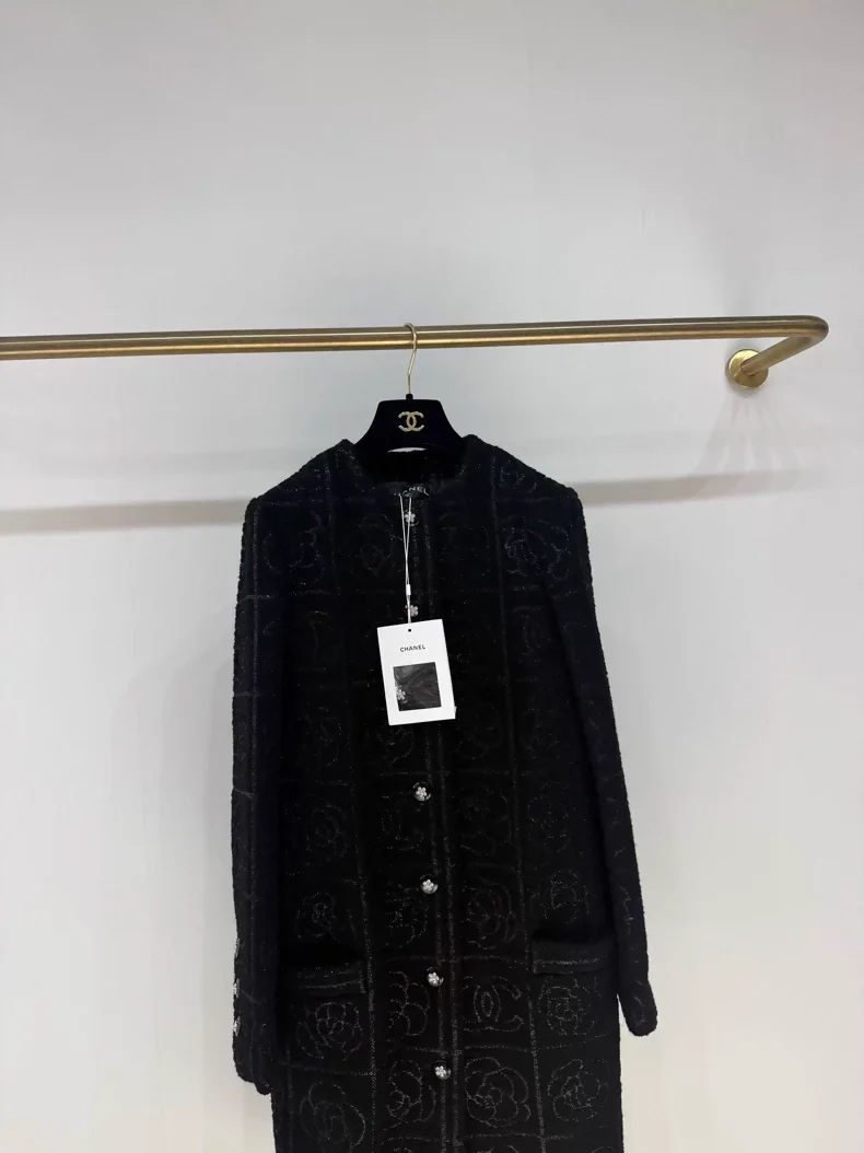Chanel 23K black camellia coat - Image 2
