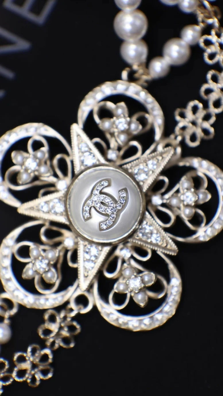 Chanel 23K Star Flower Pearl Chocker - Image 3