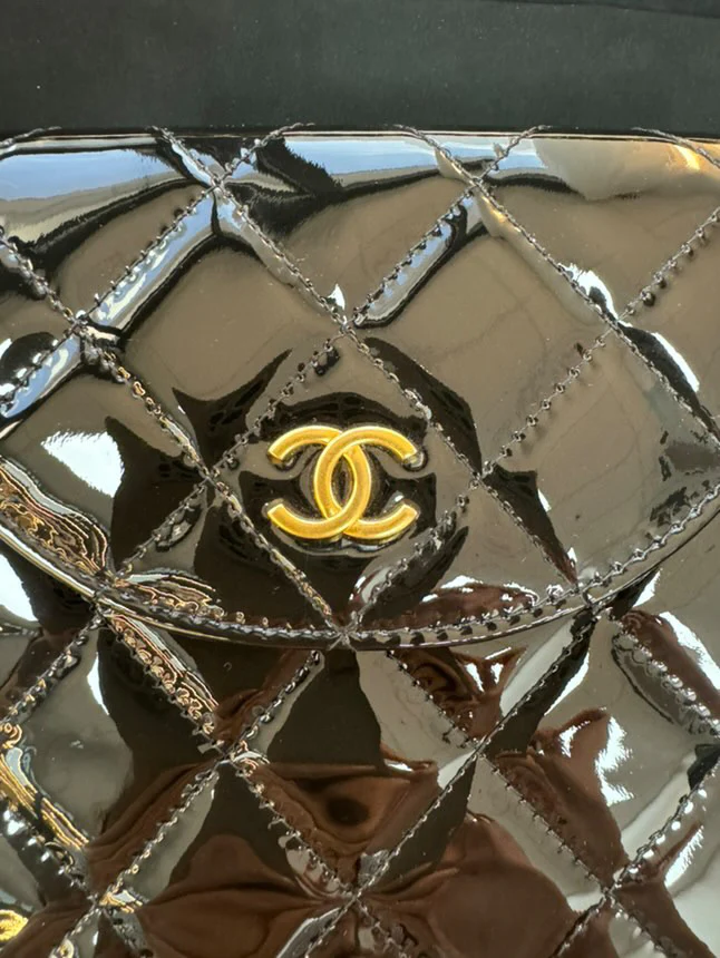 Chanel 23k patent leather hula hoop latest model - Image 6