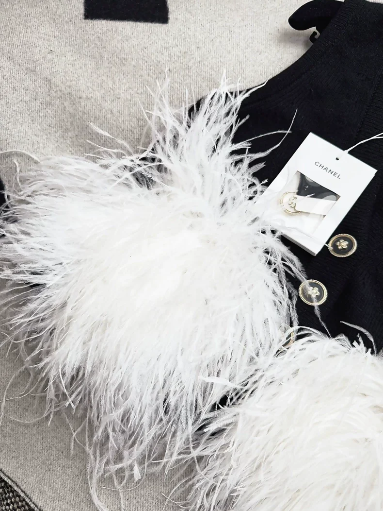 Chanel 23K black & white ostrich feather cashmere vest cardigan - Image 3