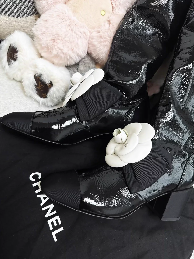 Chanel 23k black patent leather boots - Image 3