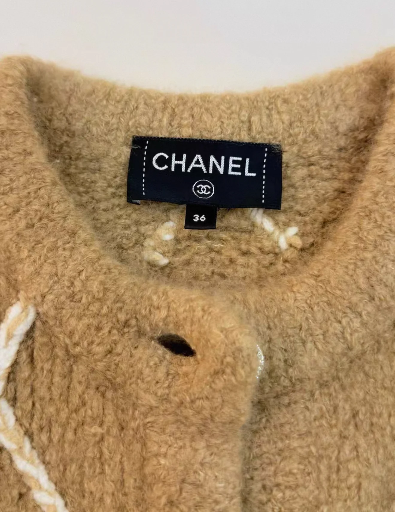 Chanel 23N beige cashmere cardigan - Image 4