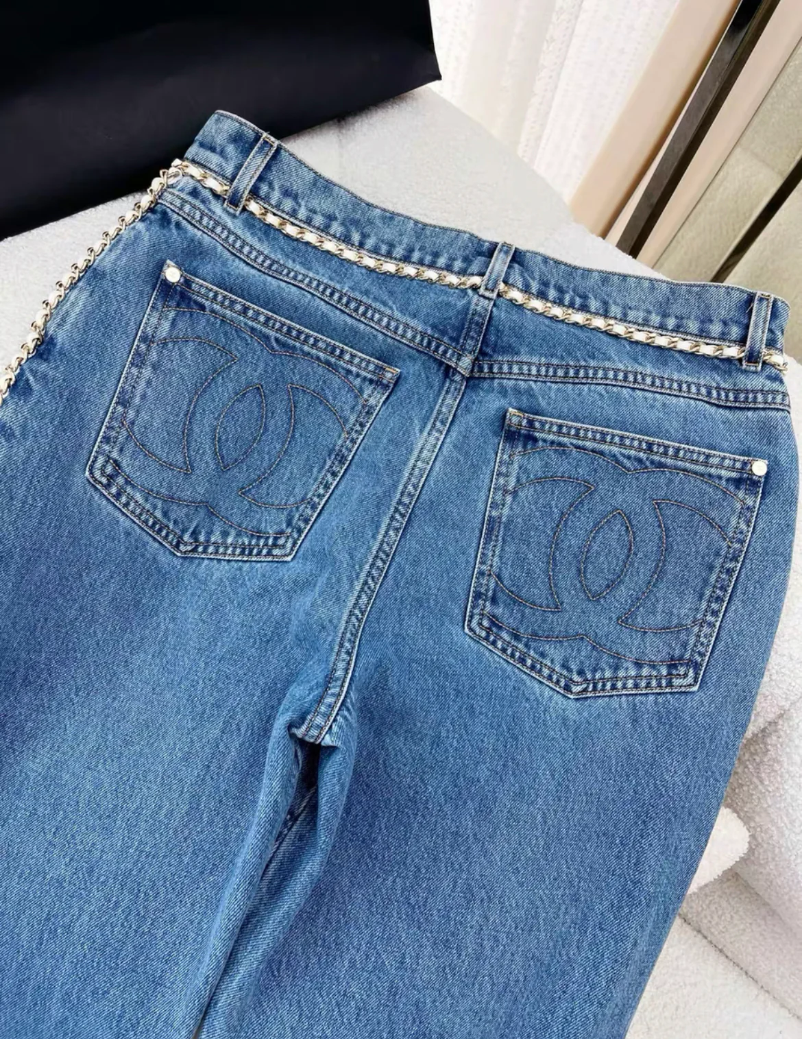 Chanel 23N Coco Neige blue chain denim in size 38 - Image 3