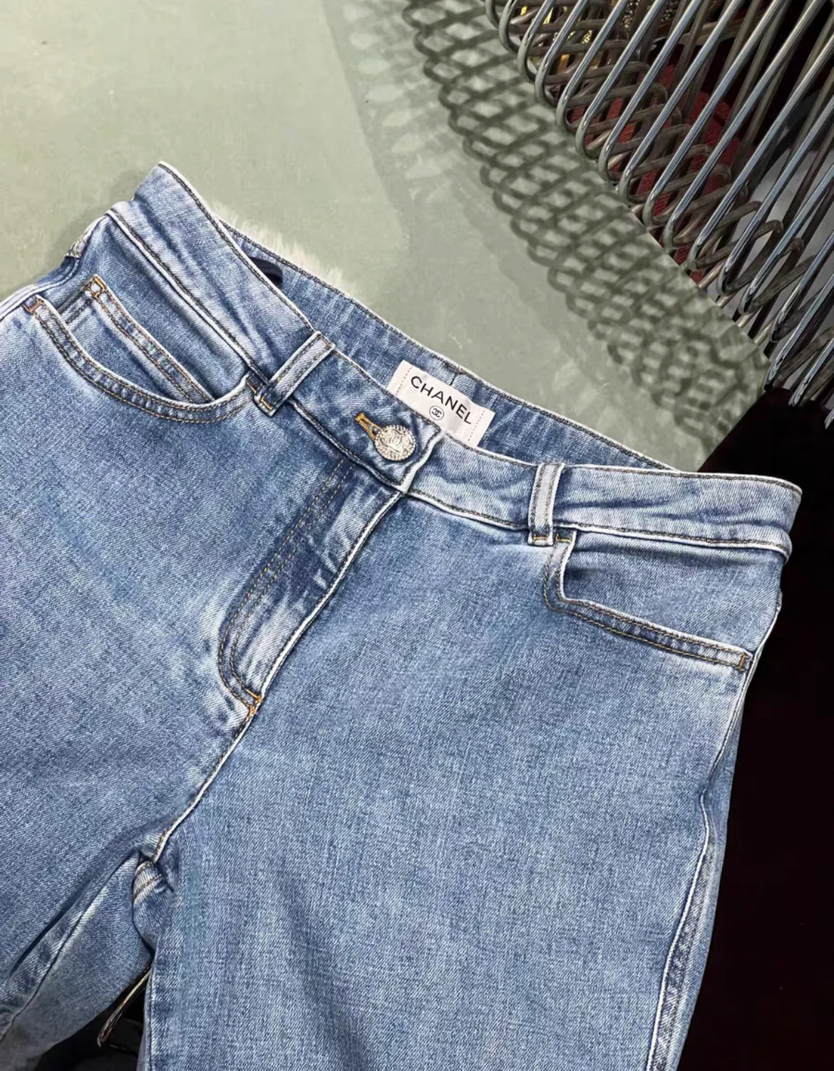 Chanel 23N Coco Neige Denim size 40 - Image 7