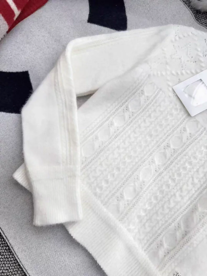 Chanel 23N off-white turtleneck cashmere sweater - Image 3