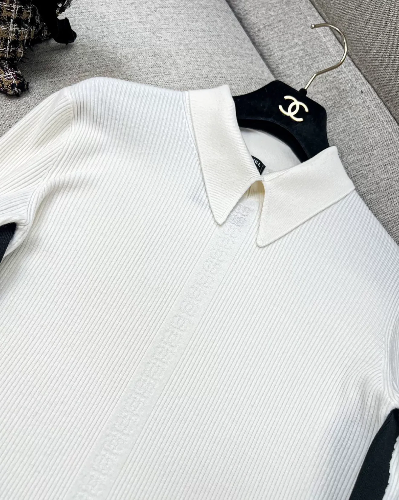 Chanel 23N Coco neige ski series white cashmere top - Image 2