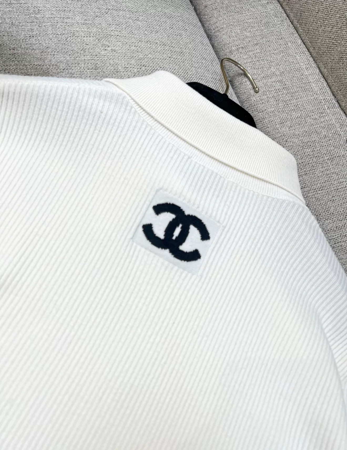 Chanel 23N Coco neige ski series white cashmere top - Image 6