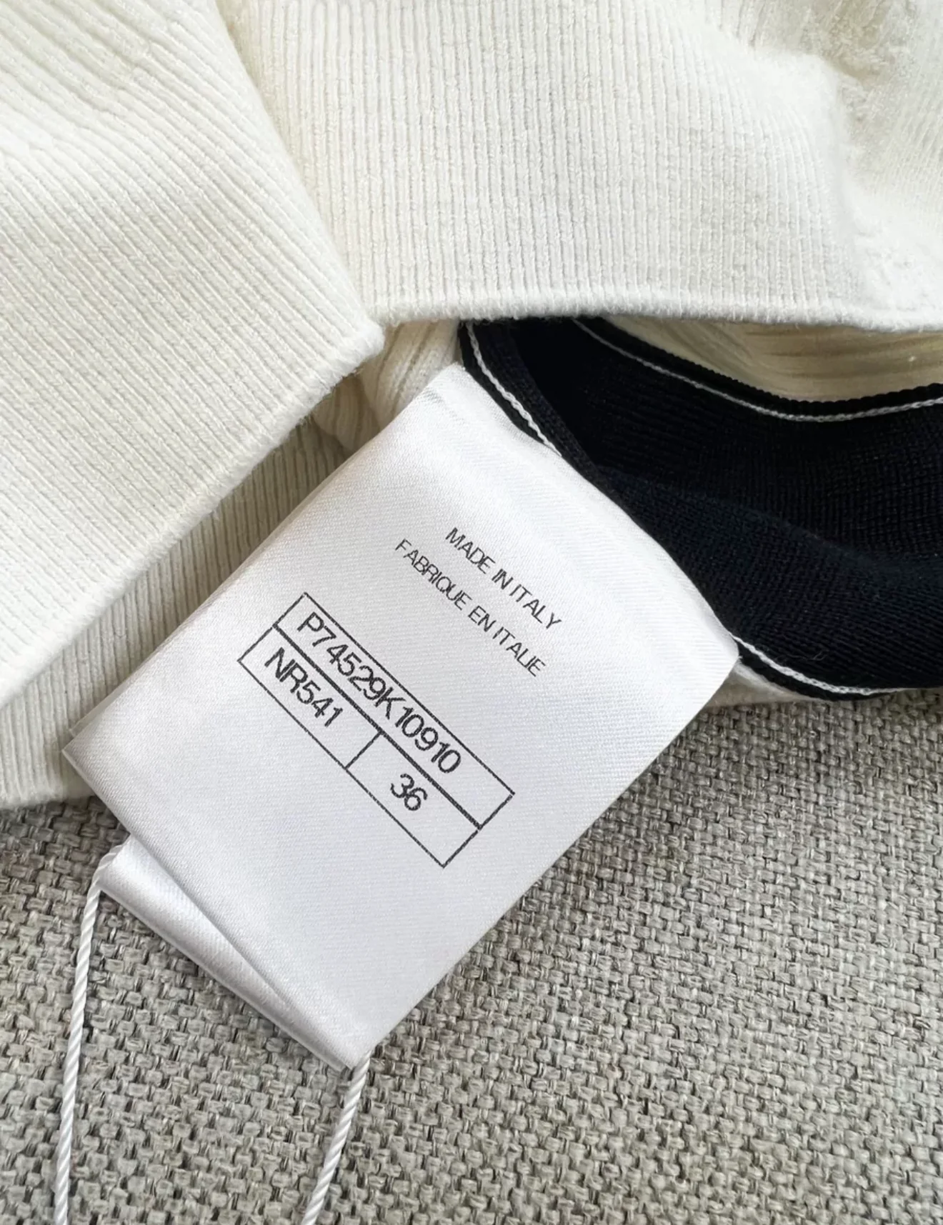 Chanel 23N Coco neige ski series white cashmere top - Image 7