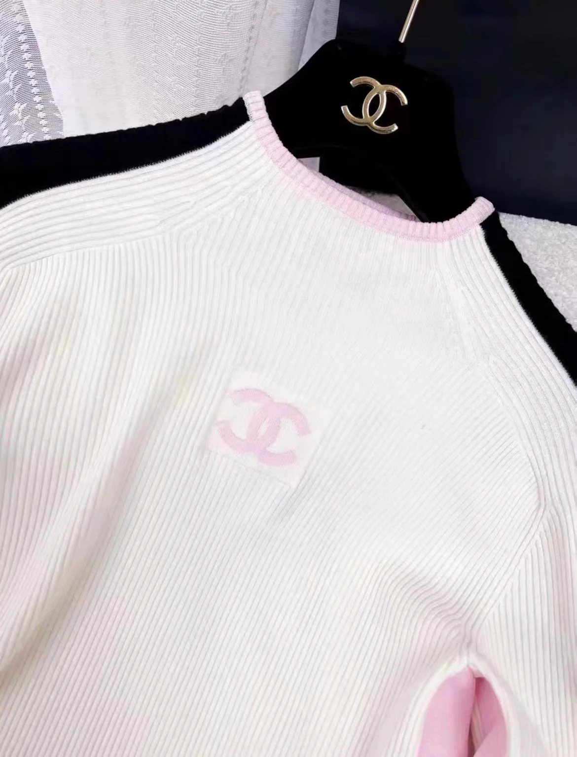 Chanel 23N Coco neige ski series white cashmere top size 36 - Image 2