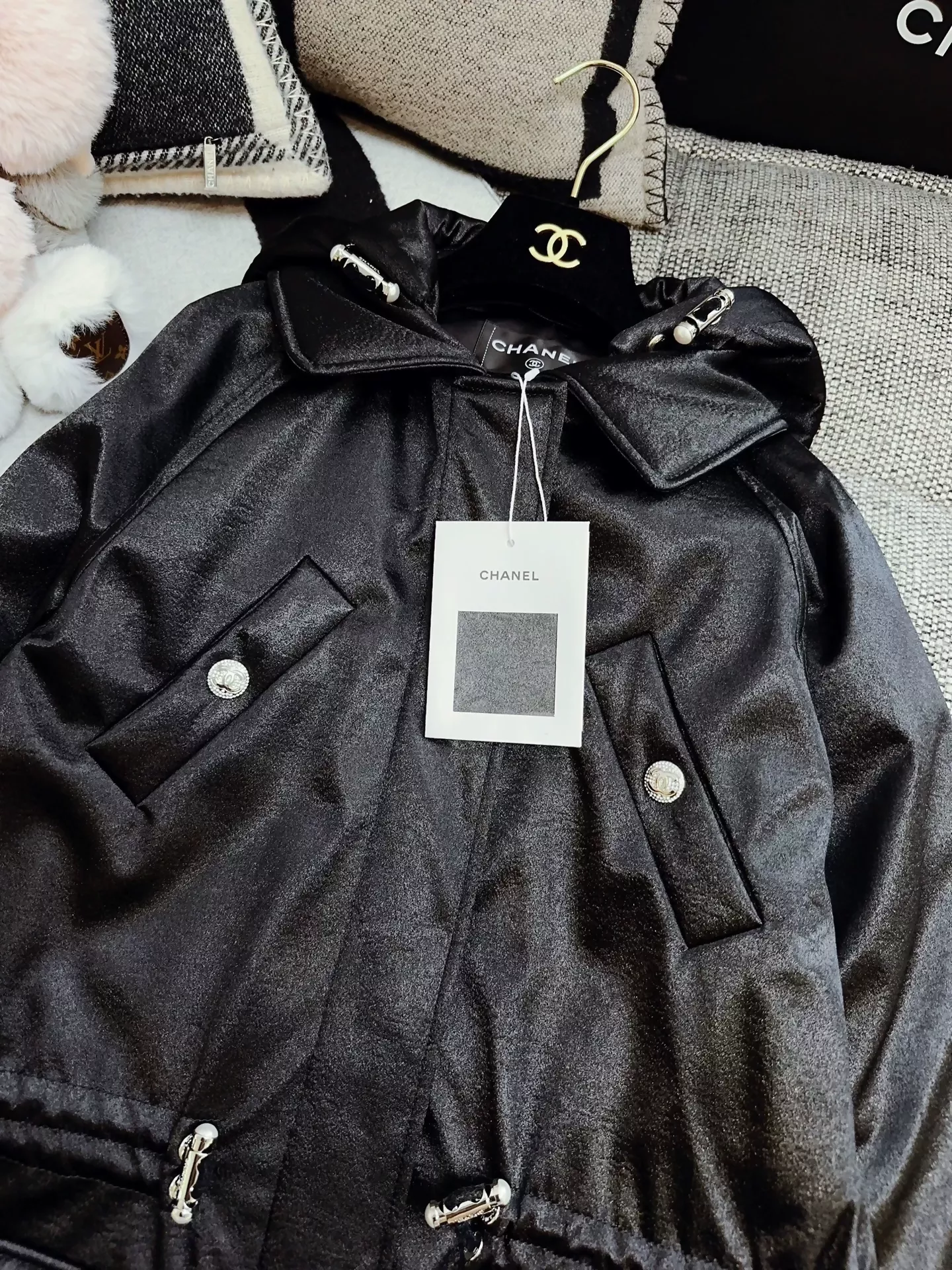 Chanel 23N ski series black hooded down jacket - Image 2