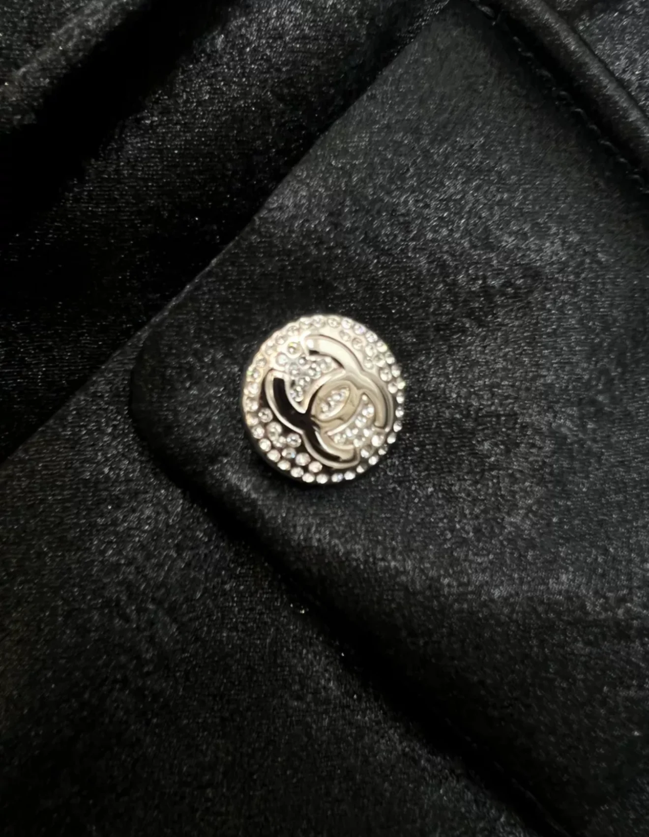 Chanel 23N Ski Series Black satin coat - Image 4