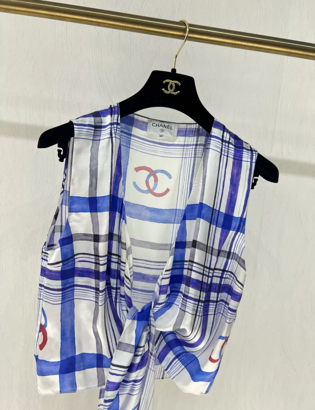 Chanel 23P Blue & White silk shirt - Image 2