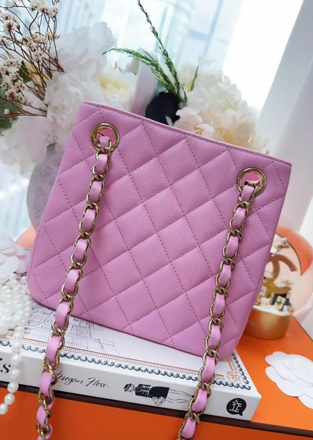 Chanel 23P pink mini tote chain bag - Image 2