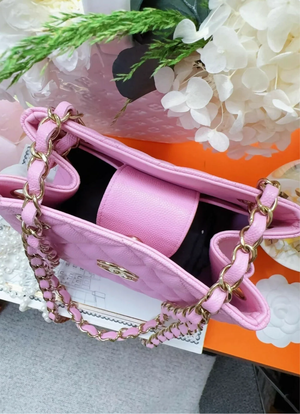 Chanel 23P pink mini tote chain bag - Image 3