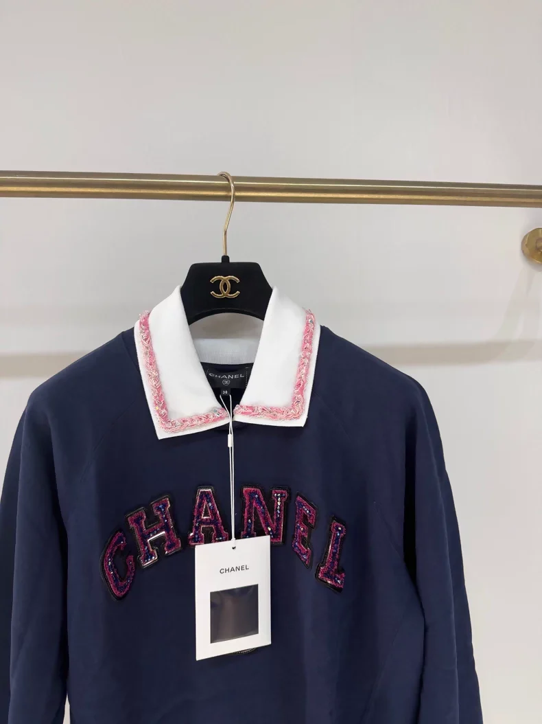 Chanel 23P black sequined N 5 collar sweatshirt - Image 2