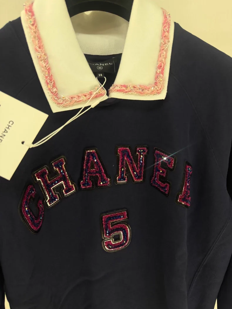 Chanel 23P black sequined N 5 collar sweatshirt - Image 3