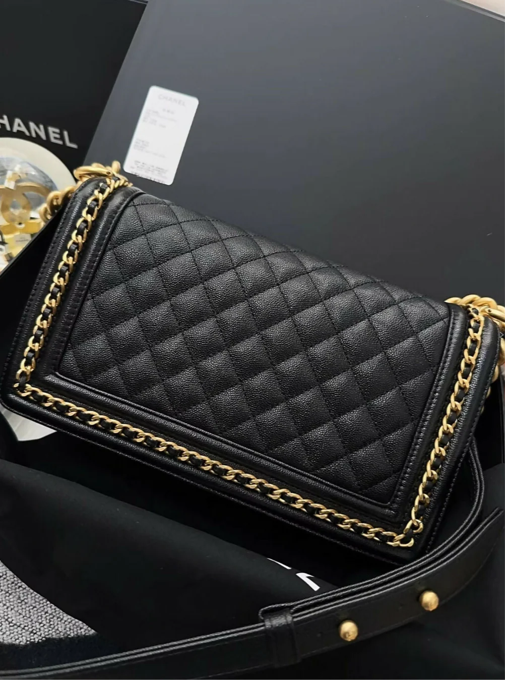 Chanel 23p limited edition Black leather and gold hardware & chain flap bag - Image 2