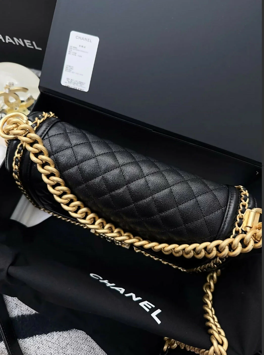Chanel 23p limited edition Black leather and gold hardware & chain flap bag - Image 3