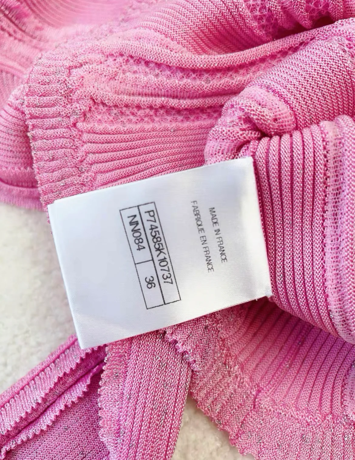 Chanel 23P Rose Crystal CC Buttons Viscose Cropped Cardigan size 36 - Image 6