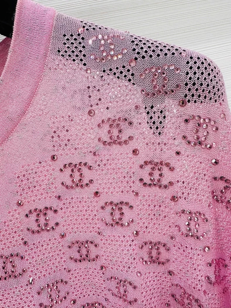Chanel 23p pink top adorned with CC logo and rhinestones - Image 3