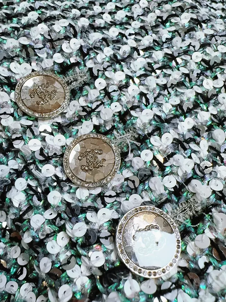 Chanel 23P silver and green sequined tweed jacket - Image 3