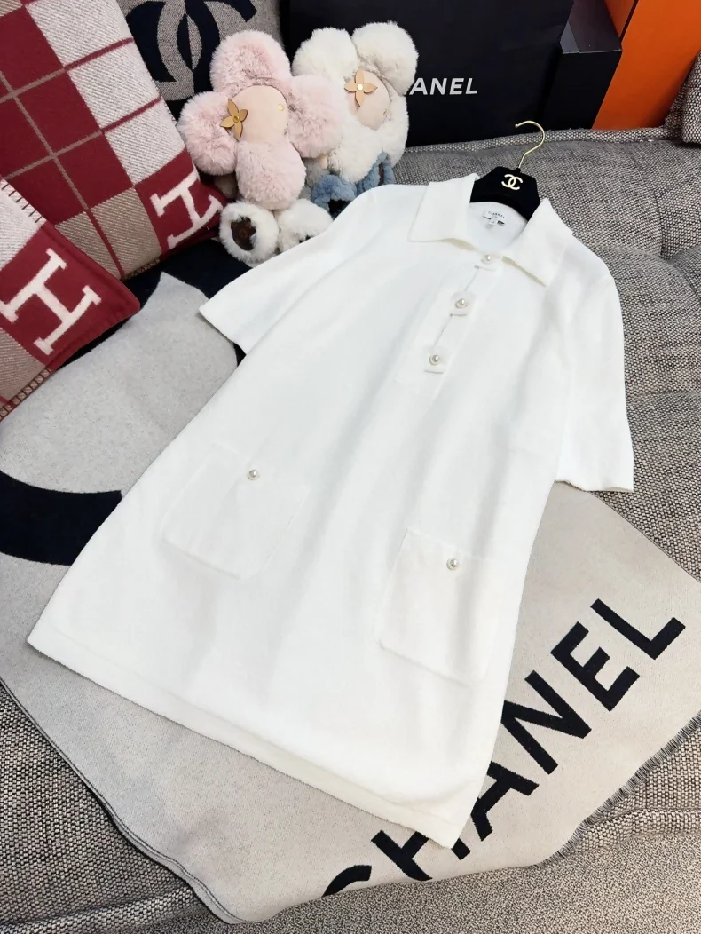 Chanel 23P white pearl-button polo dress - Image 2